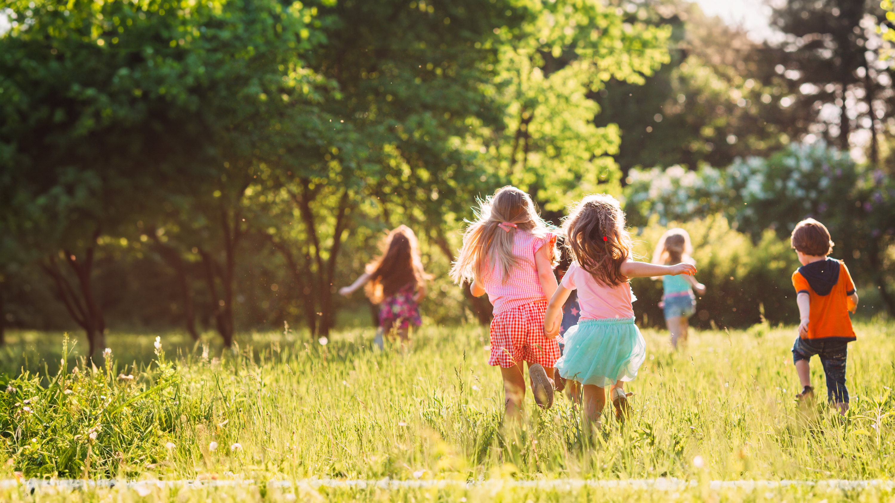8 Educational Outdoor Activities That Help Kids Learn Through Play